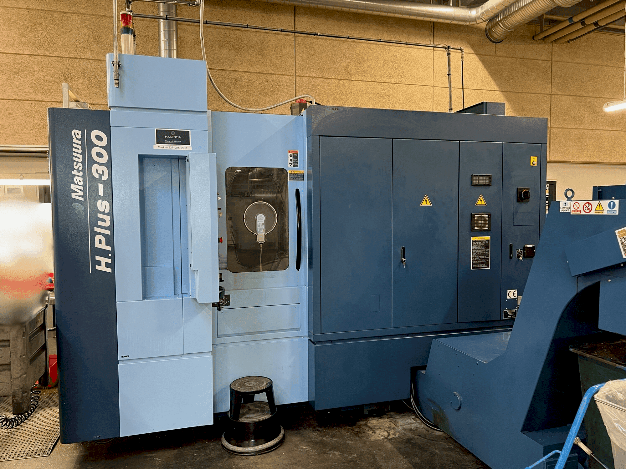 A Matsuura H.PLUS-300  gép elölnézete