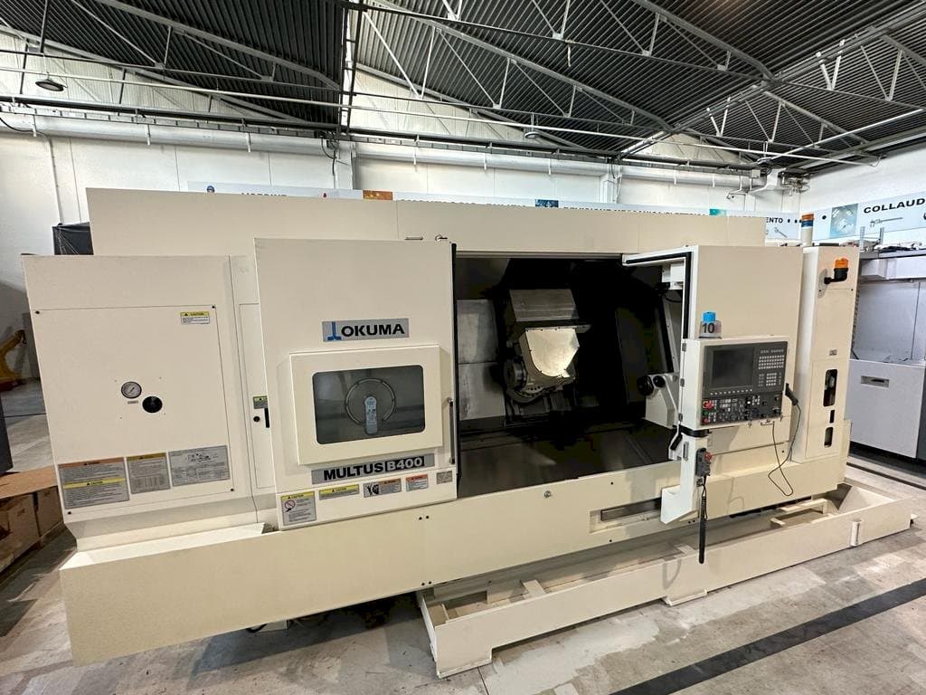 A Okuma MULTUS B400C  gép elölnézete