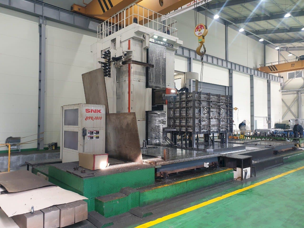 A SNK BFR-3500  gép elölnézete