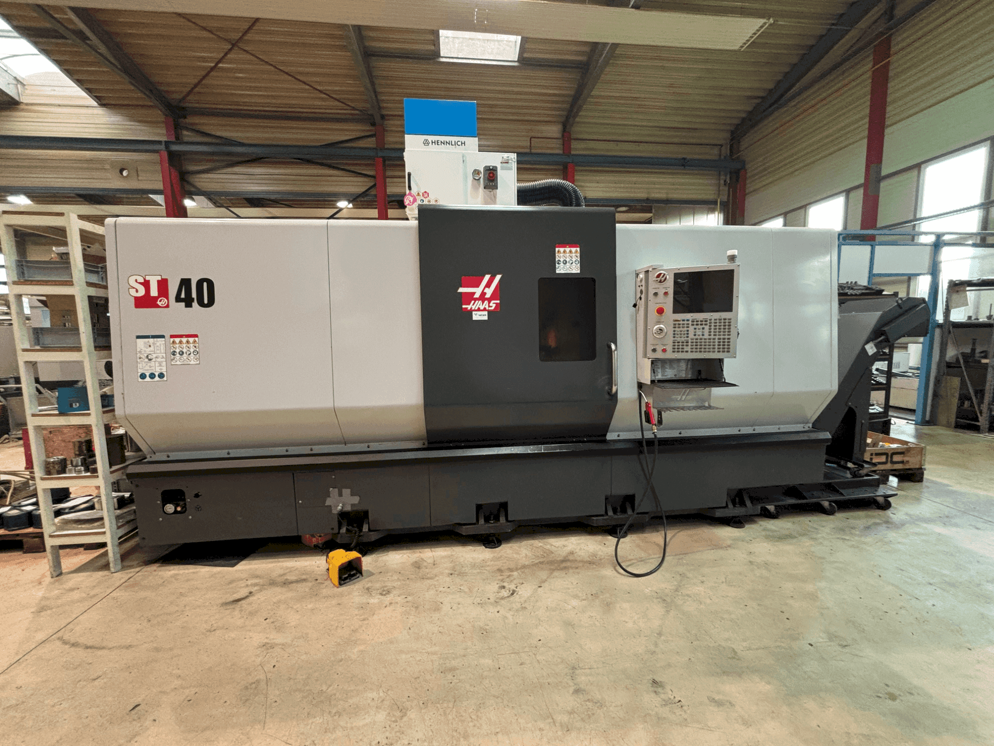 A HAAS ST-40  gép elölnézete