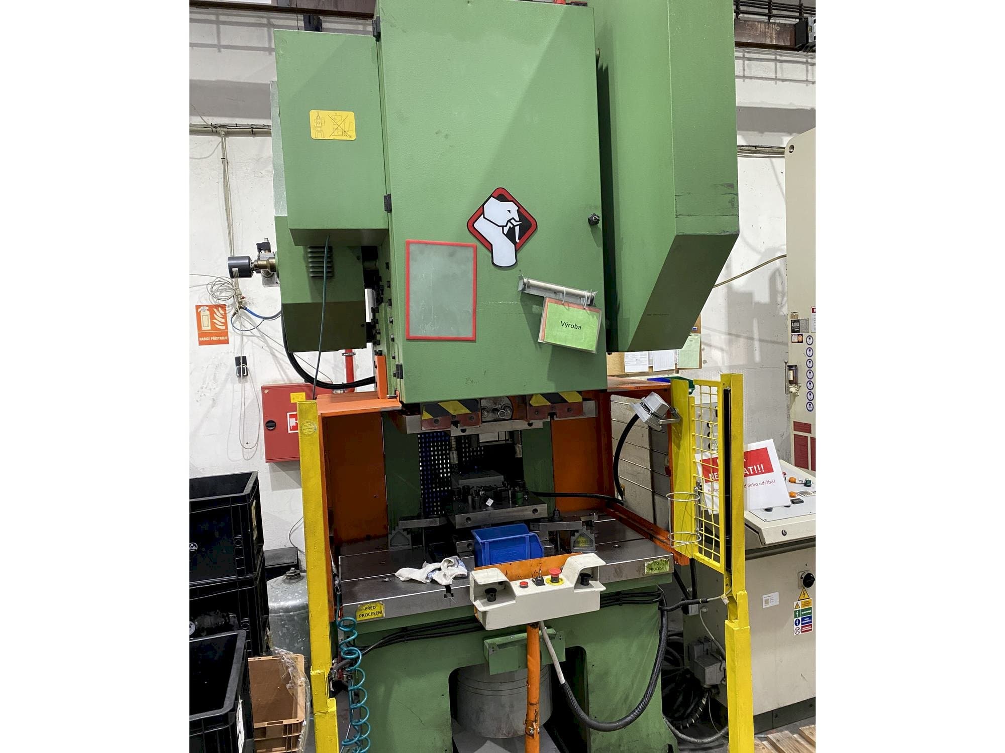 A SANGIACOMO T 130R CE  gép elölnézete