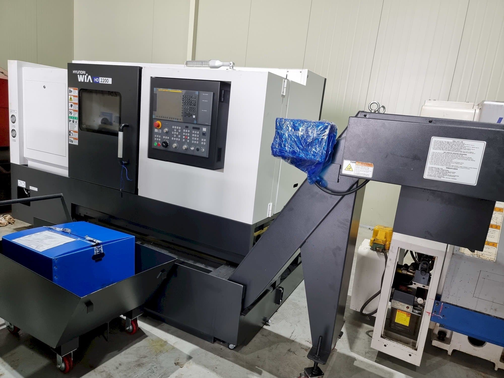 A Hyundai Wia HD2200  gép elölnézete