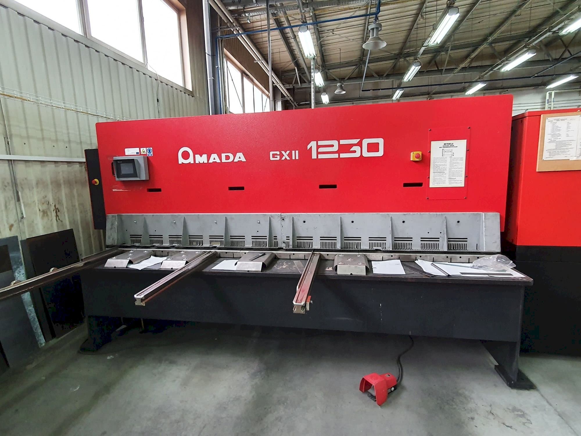 A AMADA GX II 1230  gép elölnézete