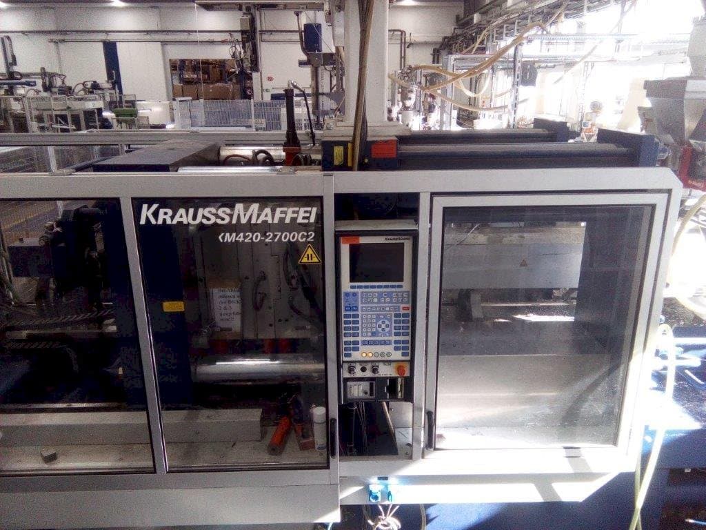 A Krauss Maffei KM 420/2700 C2  gép elölnézete