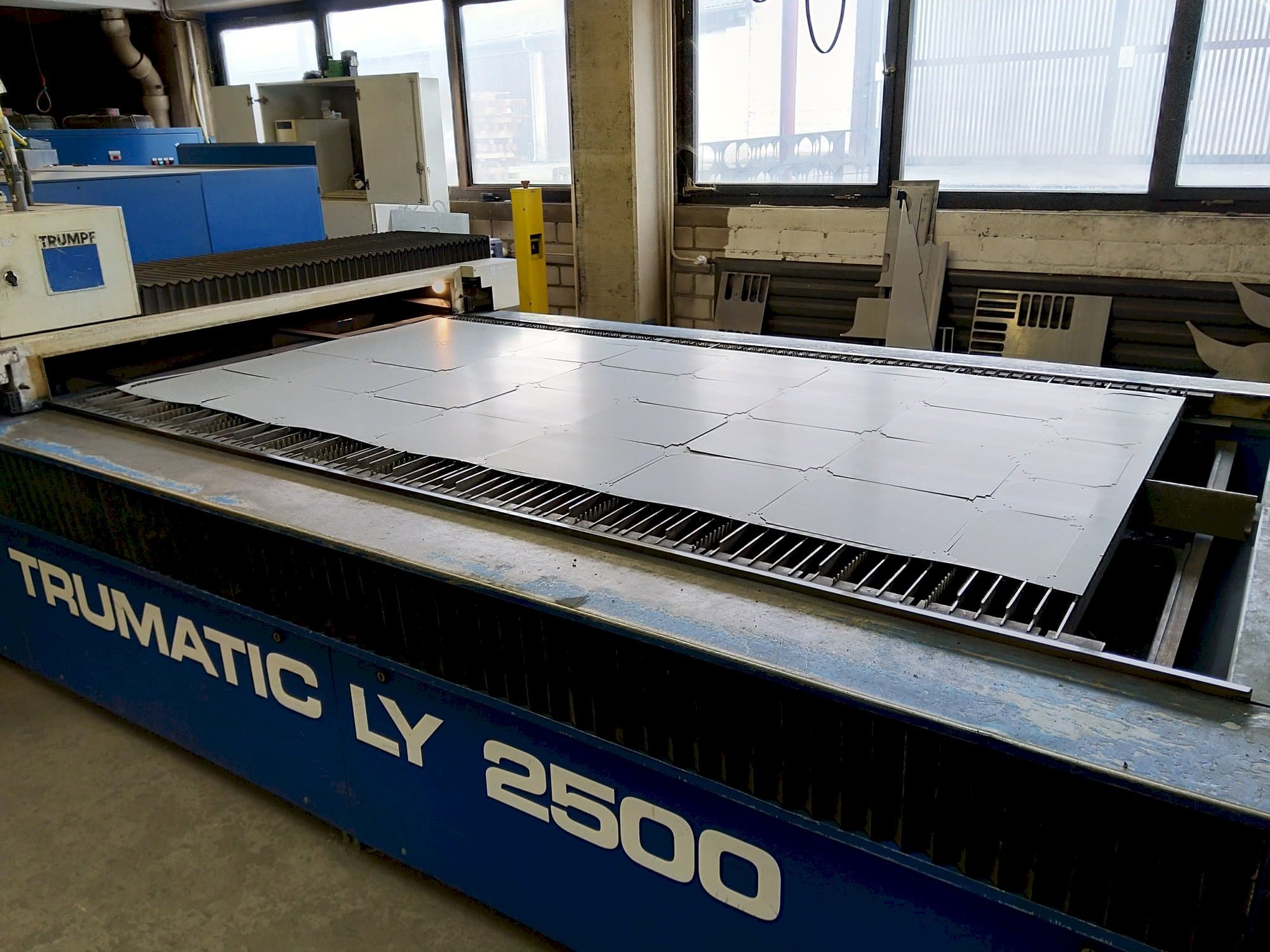 A Trumpf Trumatic LY2500  gép elölnézete