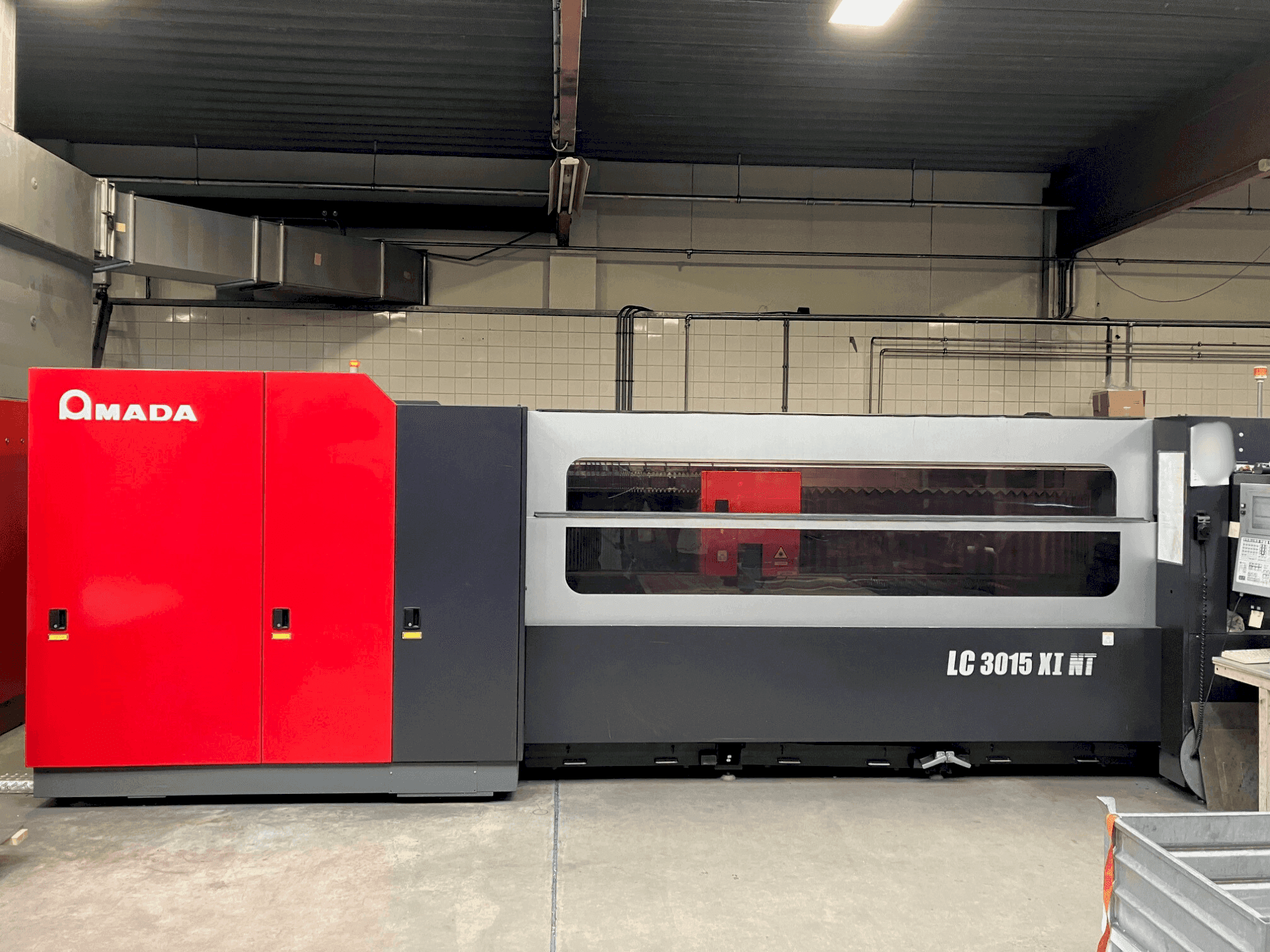 A AMADA LC3015X1NT 4kW Co2  gép elölnézete