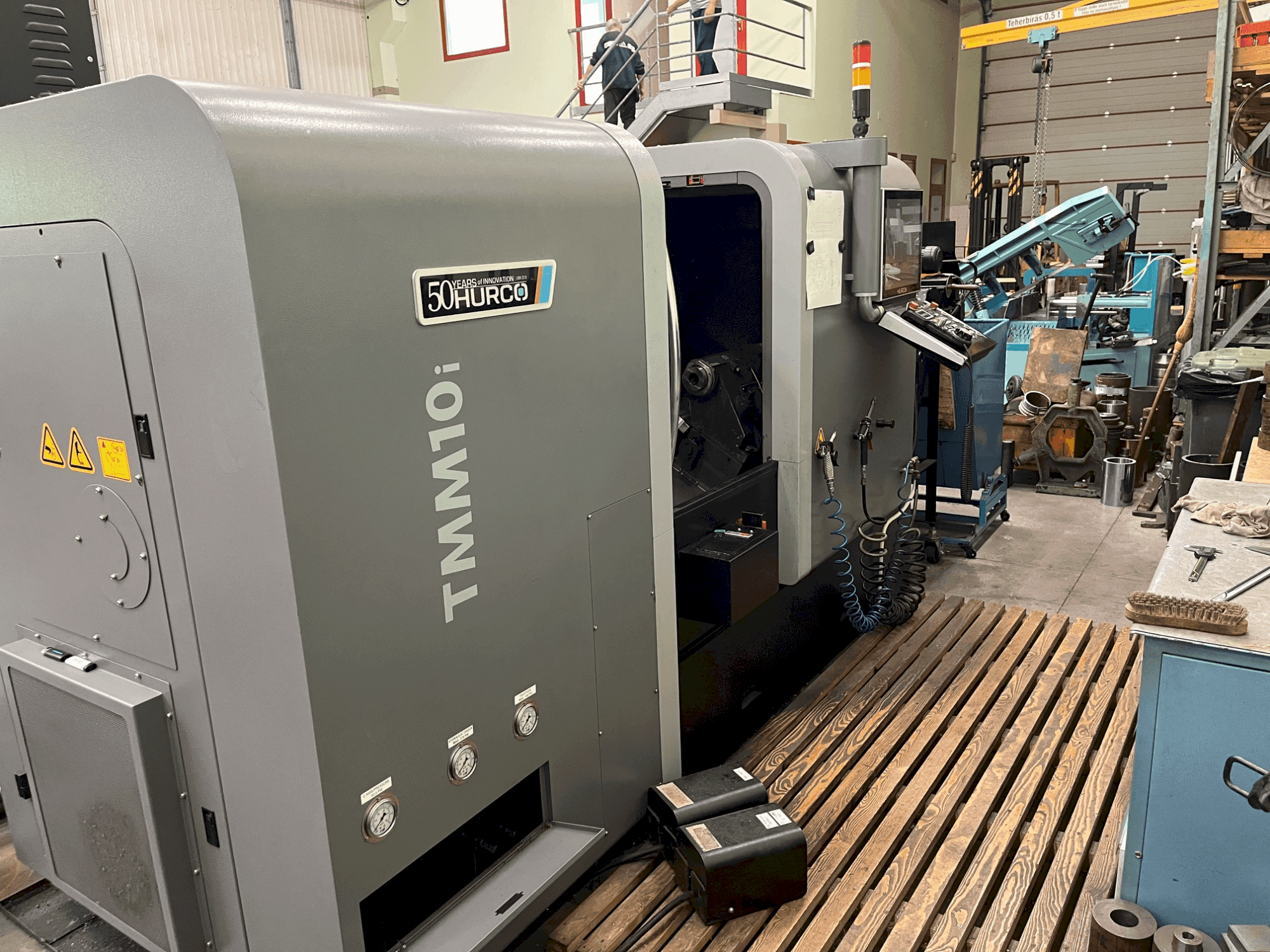 A Hurco TMM10i  gép elölnézete