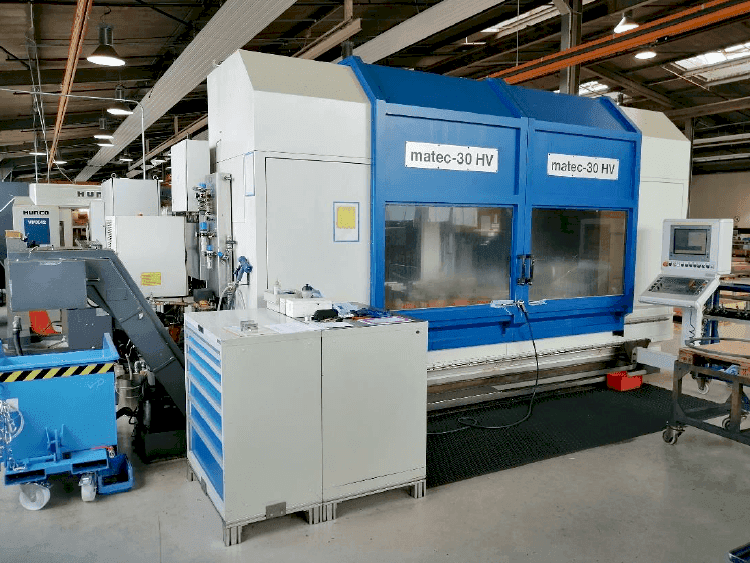 A Matec 30 HV  gép elölnézete