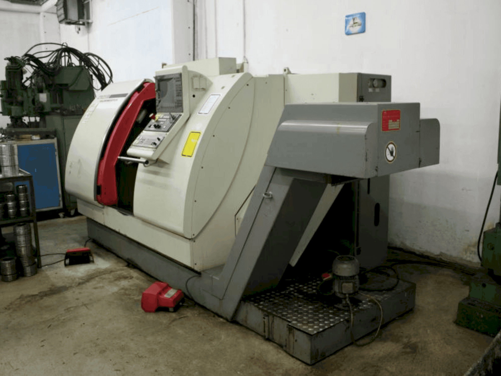 A Gildemeister CTX 400 E gép elölnézete