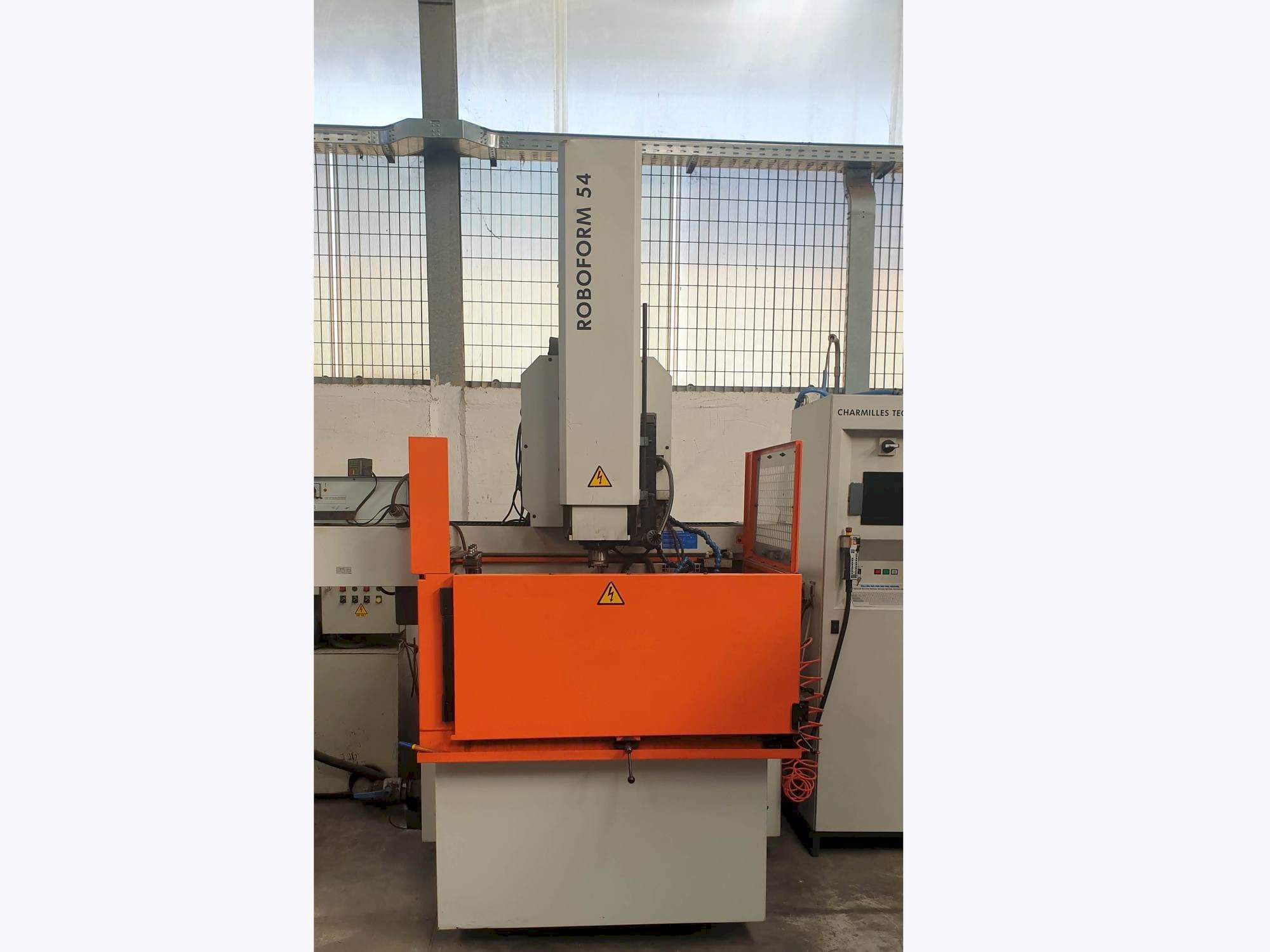 A CHARMILLES ROBOFORM 54  gép elölnézete