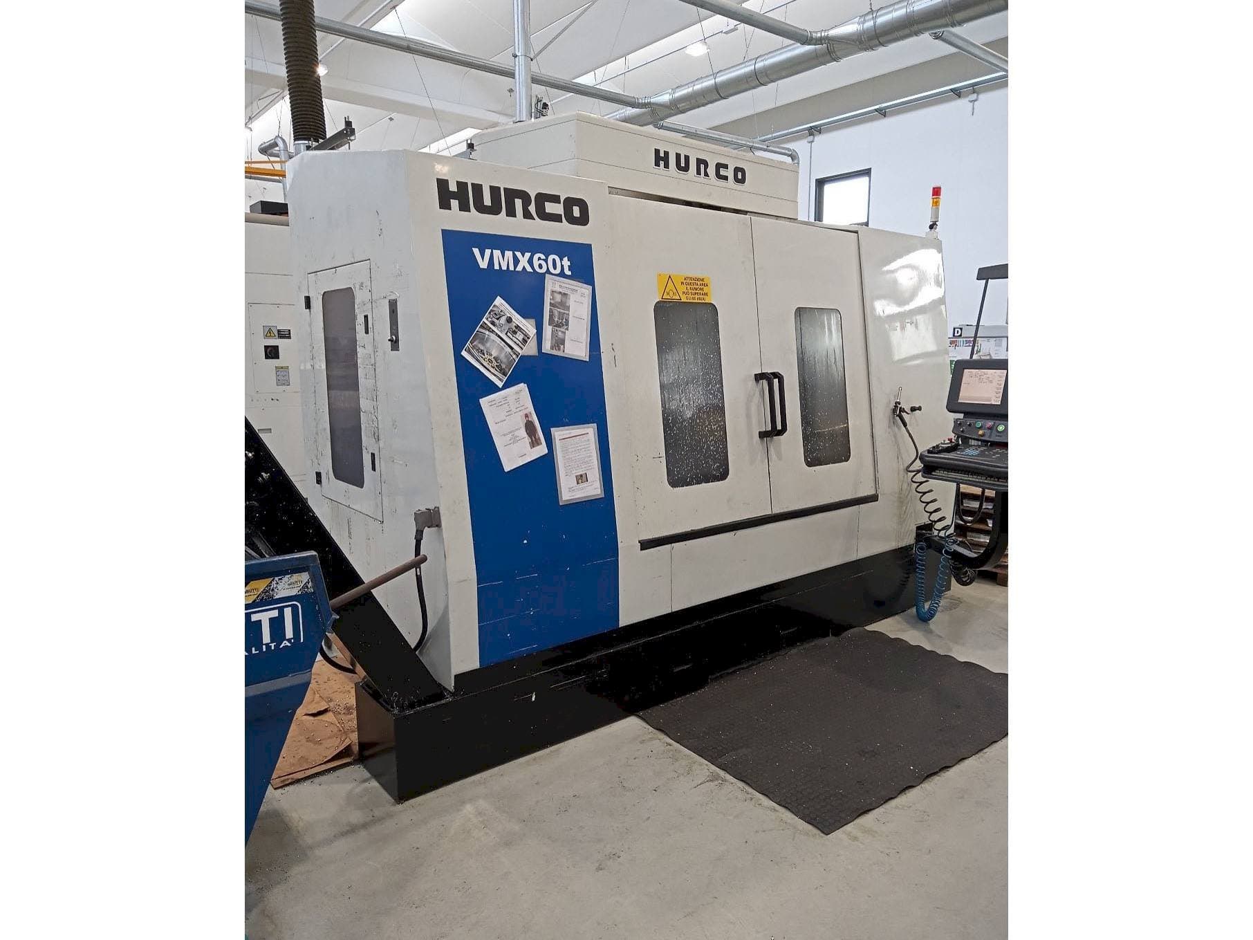 A Hurco VMX 60T  gép elölnézete