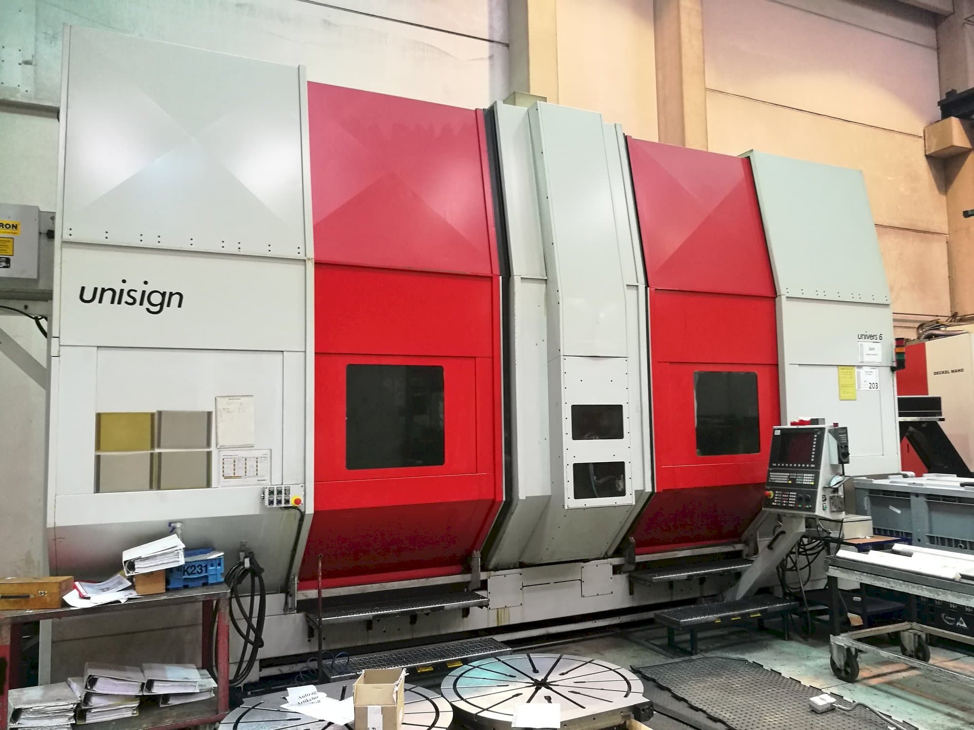 A Unisign Univers 6 C2  gép elölnézete