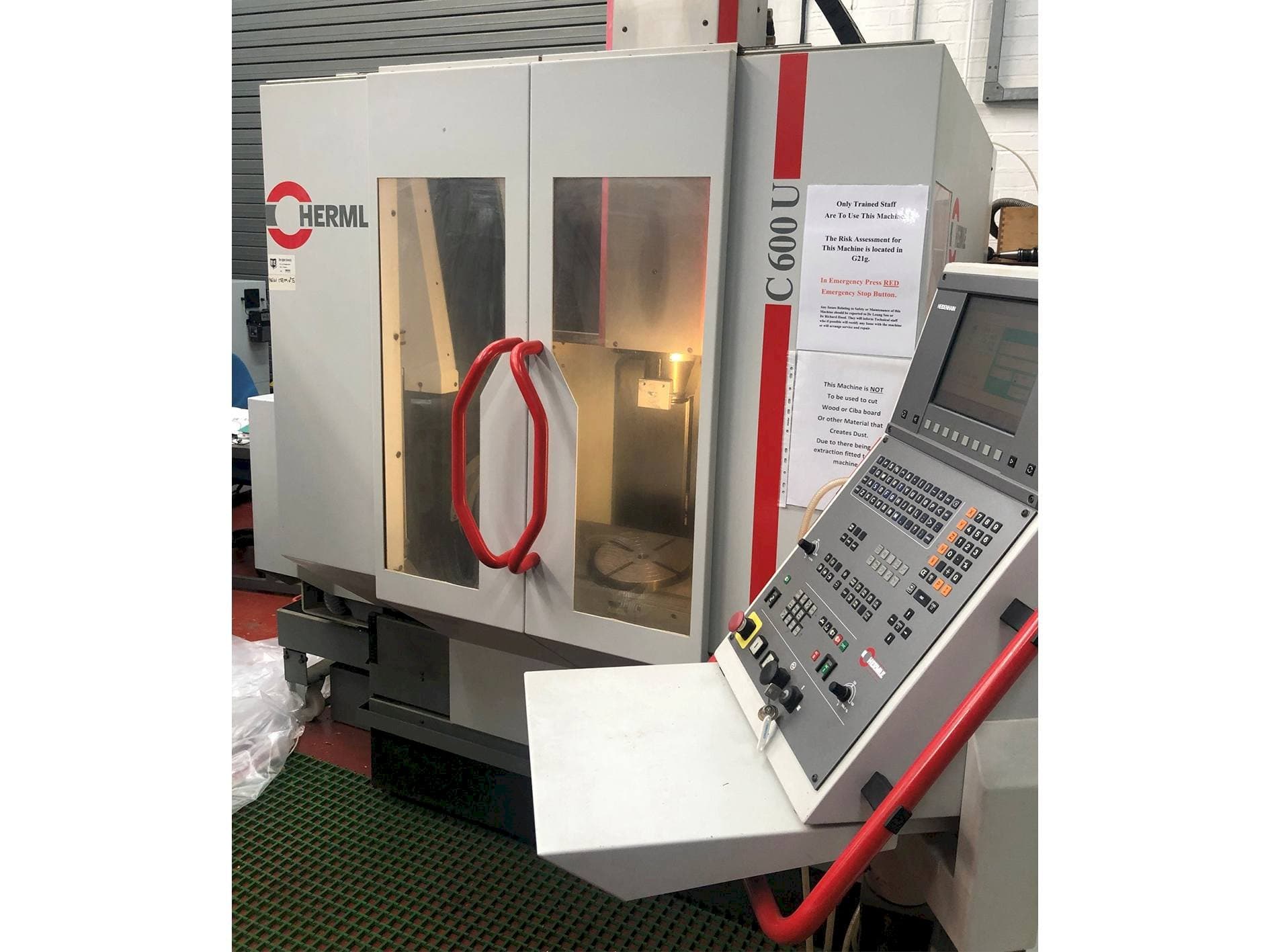 A HERMLE B 600 U  gép elölnézete