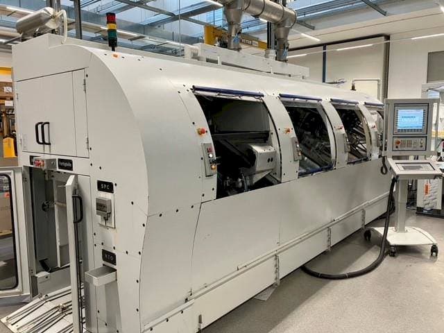 A MIKRON Multistep XS  gép elölnézete