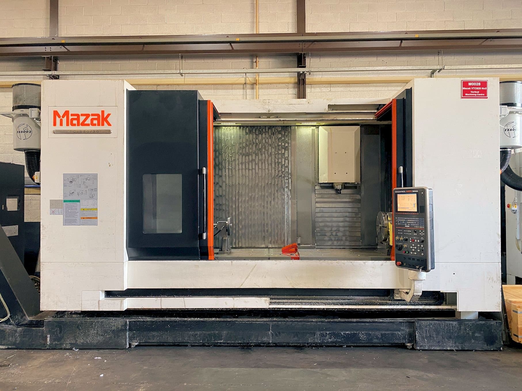 A Mazak VTC-820/30  gép elölnézete