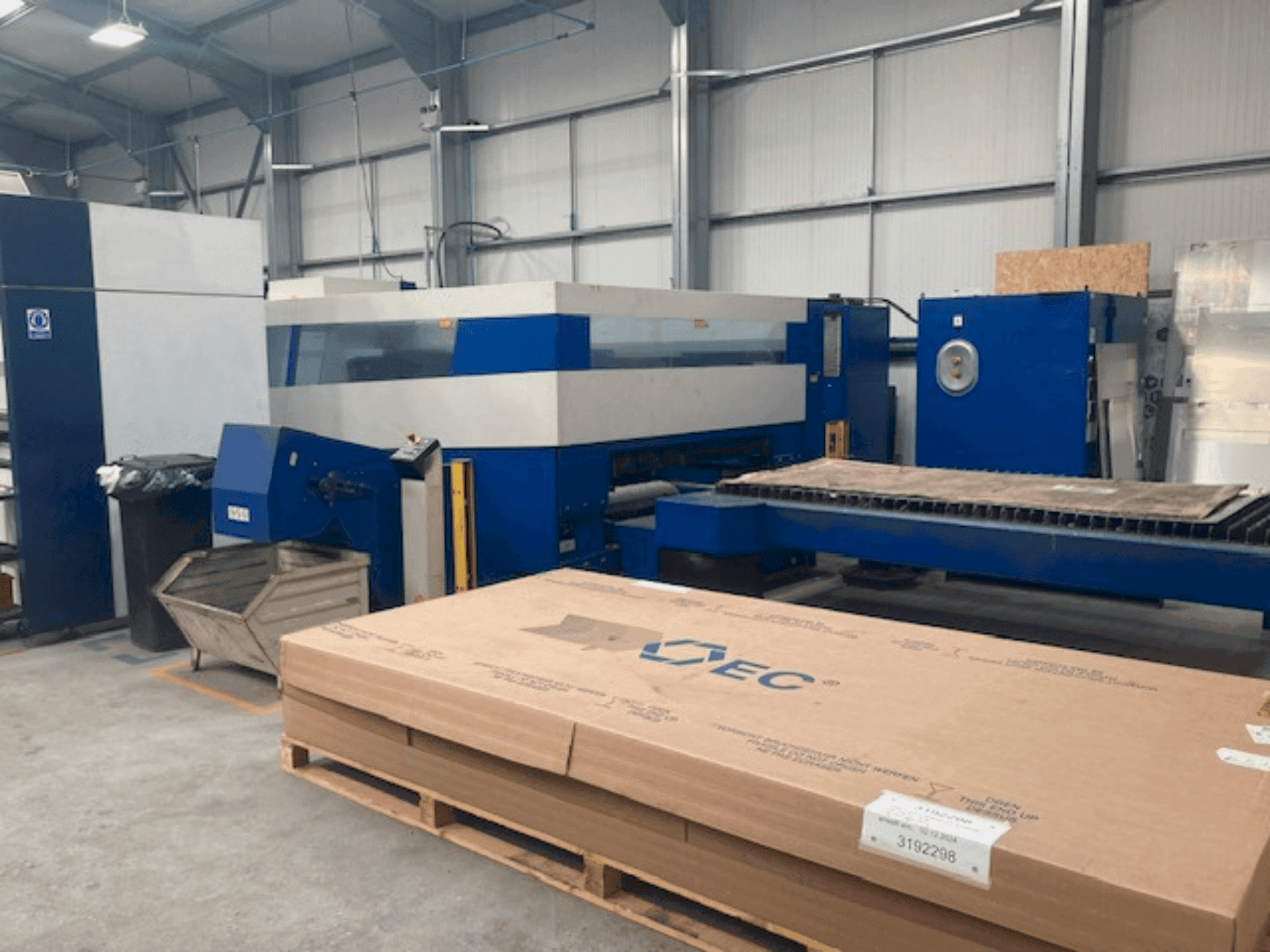 A TRUMPF Trulaser 5030  gép elölnézete