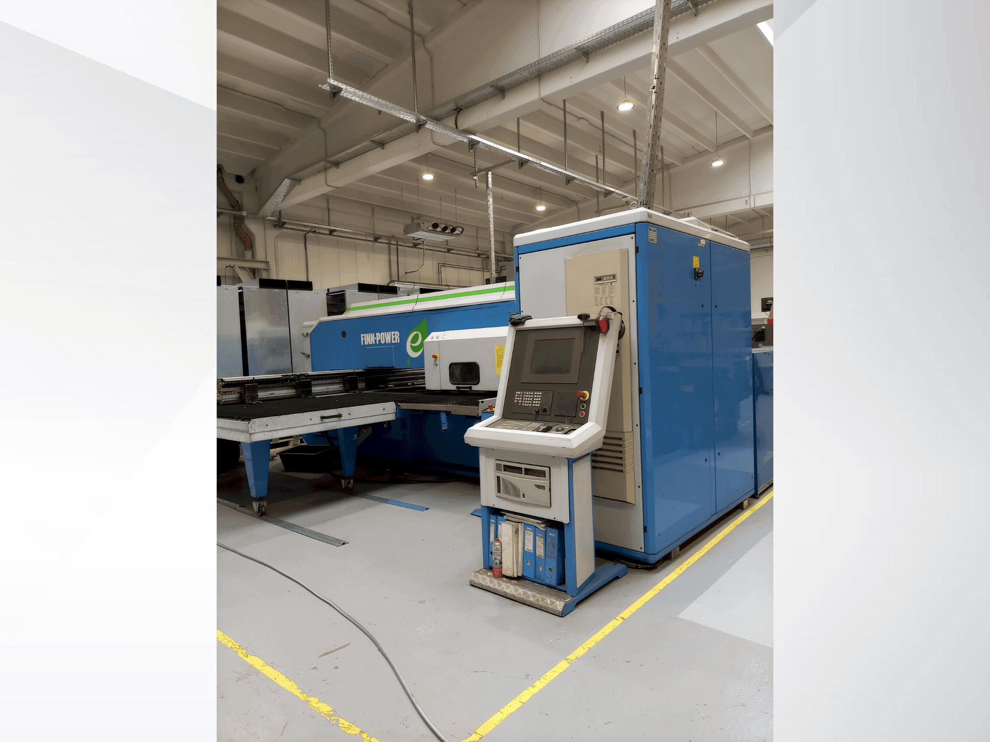 A Finn-Power E5 U  gép elölnézete