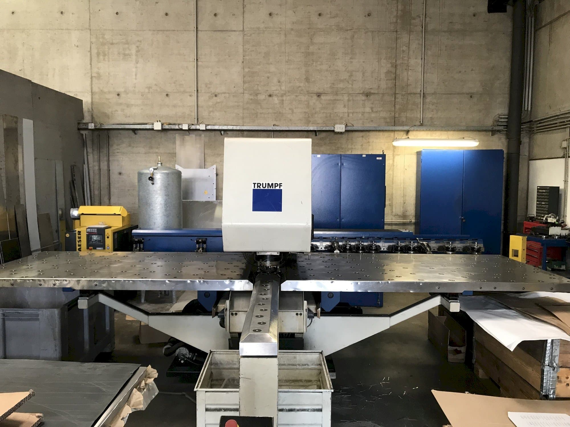 A Trumpf Trumatic 200R  gép elölnézete