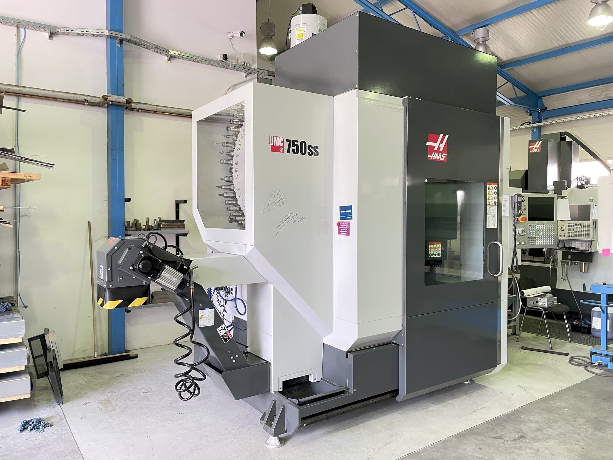 A HAAS UMC 750 SS  gép elölnézete