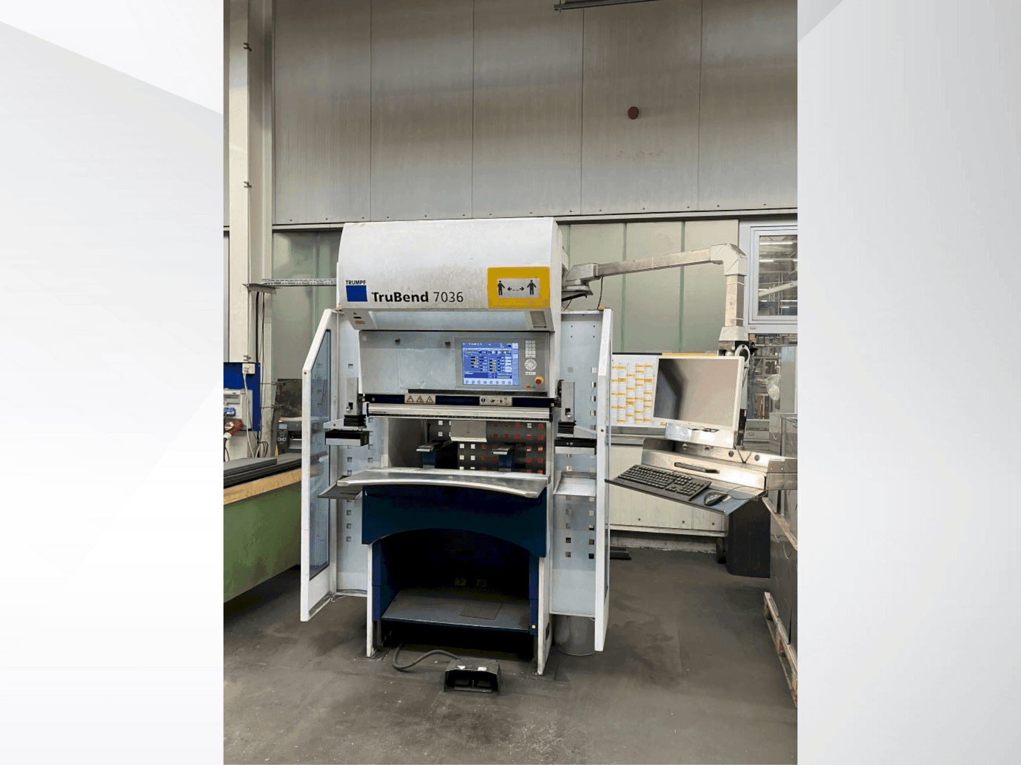 A TRUMPF TruBend 7036  gép elölnézete