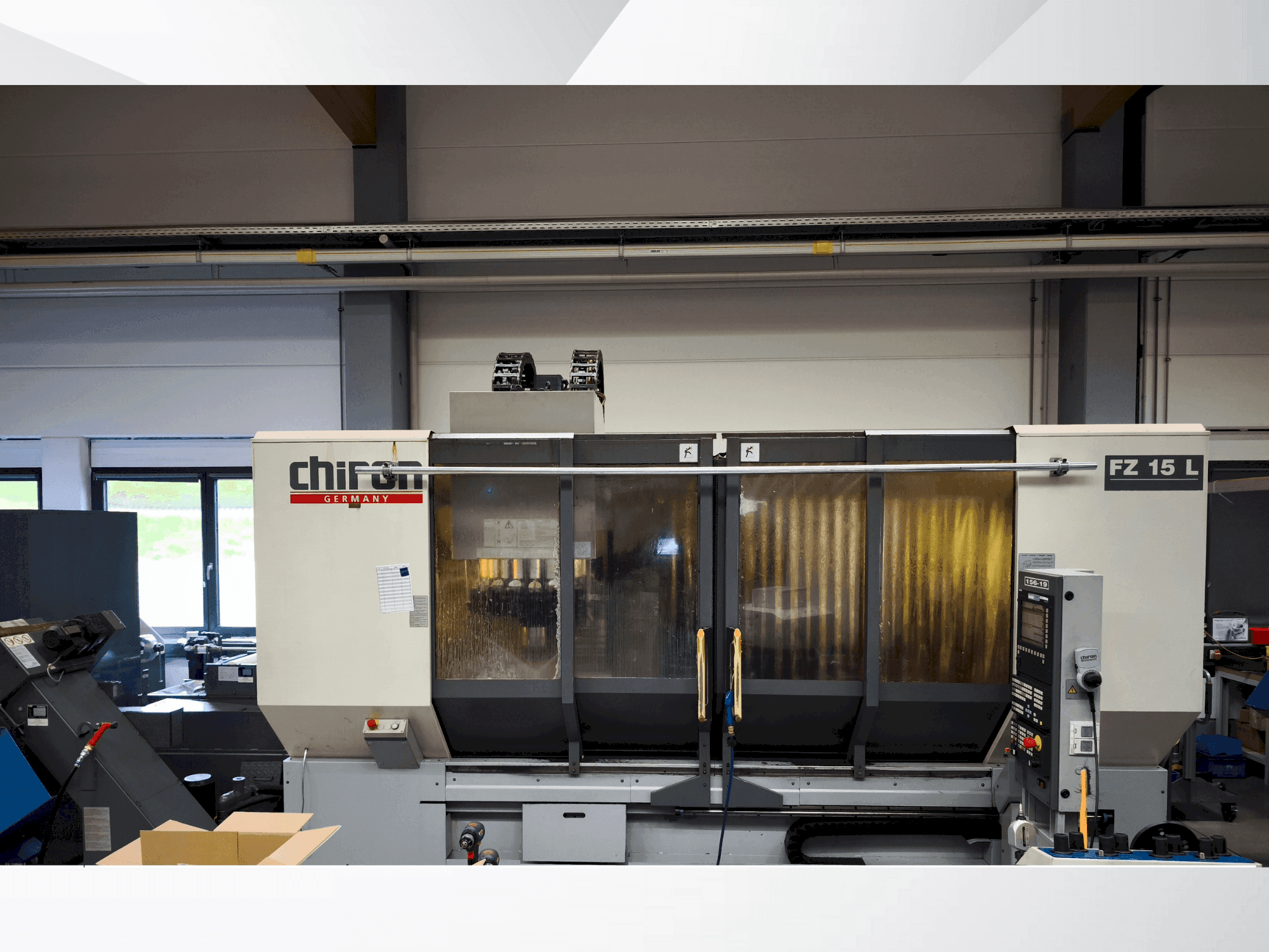 A CHIRON FZ 15 L  gép elölnézete