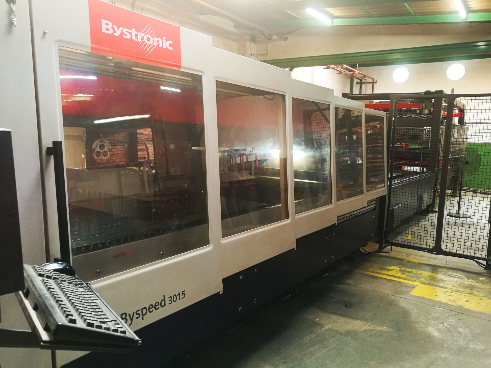 A Bystronic Byspeed 3015  gép jobb nézete