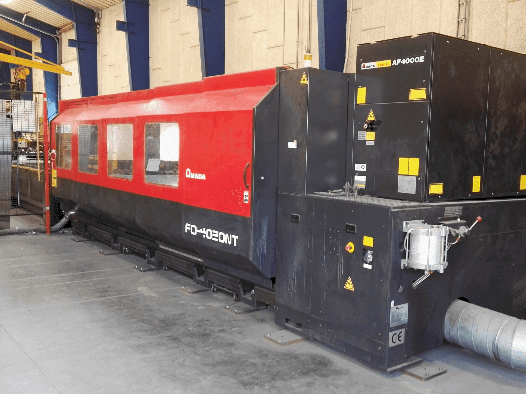 A AMADA FO-4020NT (2005)  gép elölnézete