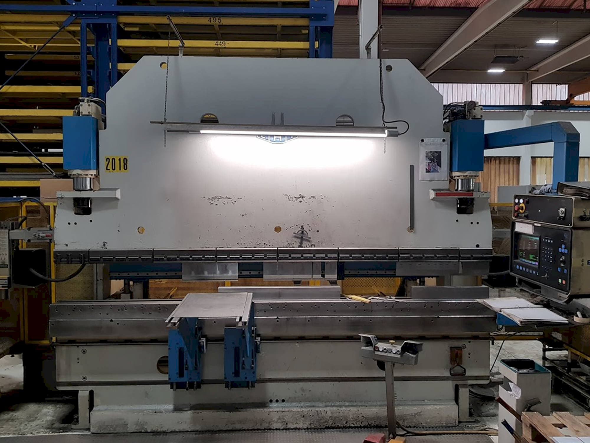 A EHT EHPS 11-35  gép elölnézete