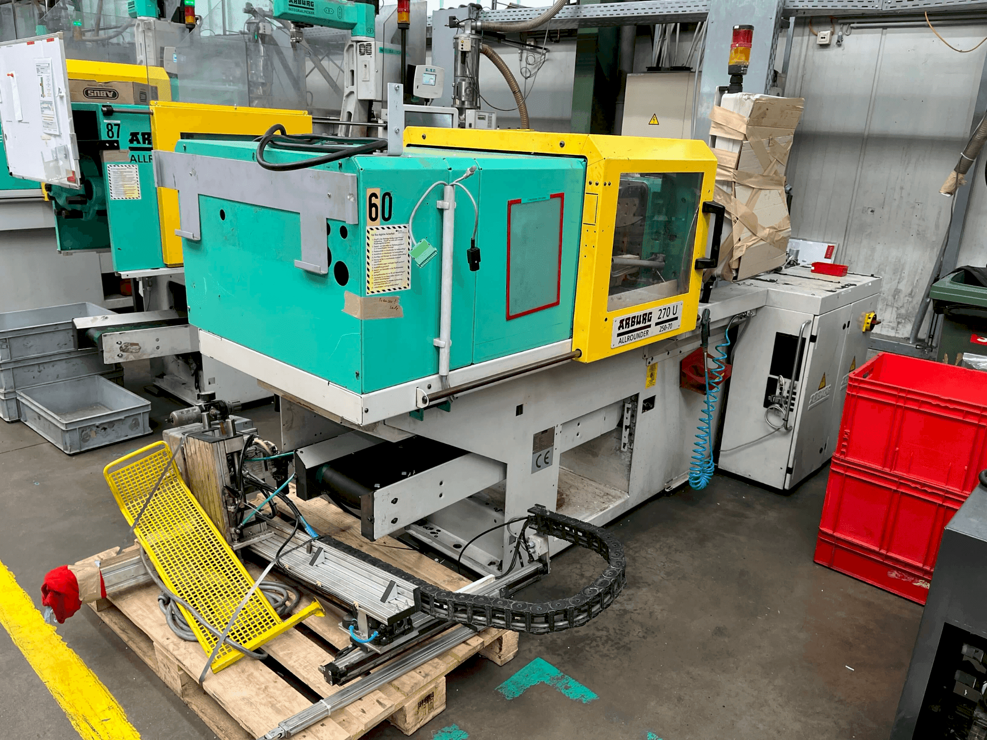 A Arburg Allrounder 270-25U  gép elölnézete