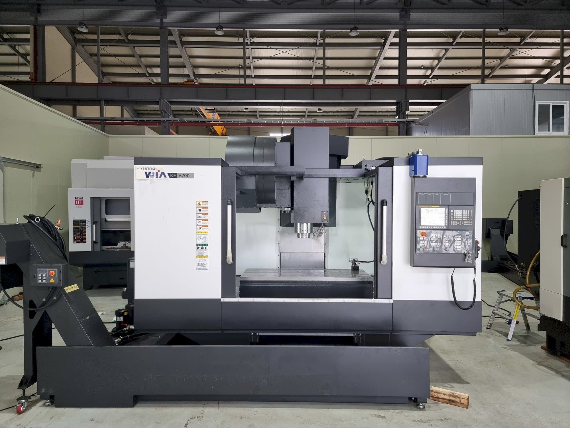 A Hyundai Wia KF 6700  gép elölnézete