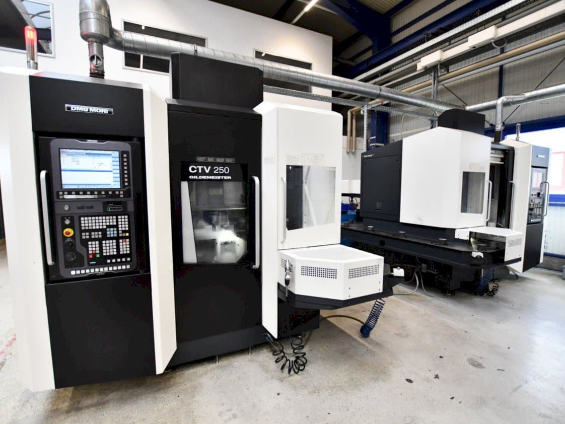 A DMG MORI Gildemeister CTV 250 2nd  gép elölnézete