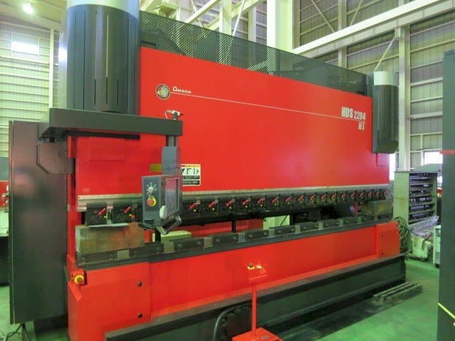 A AMADA HDS 2204NT  gép oldalnézete