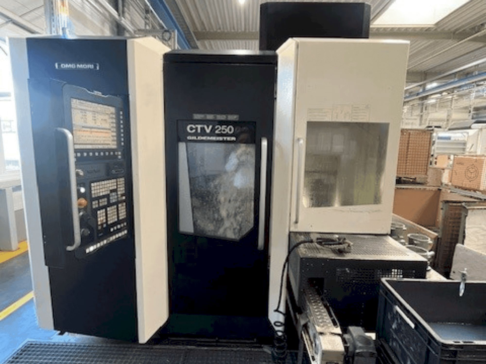 A DMG MORI Gildemeister CTV 250 2nd  gép elölnézete
