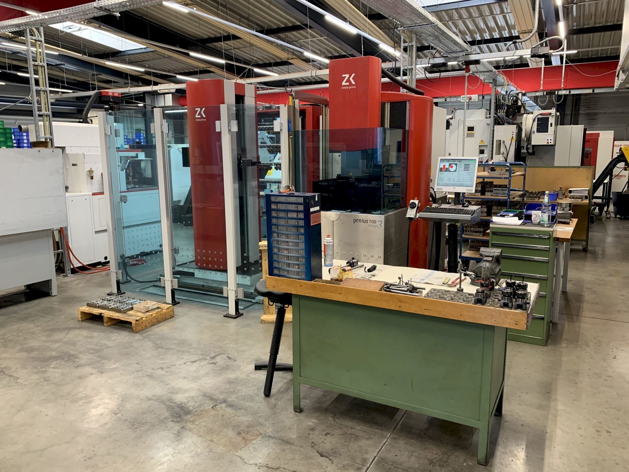 A ZK genius 700  gép elölnézete