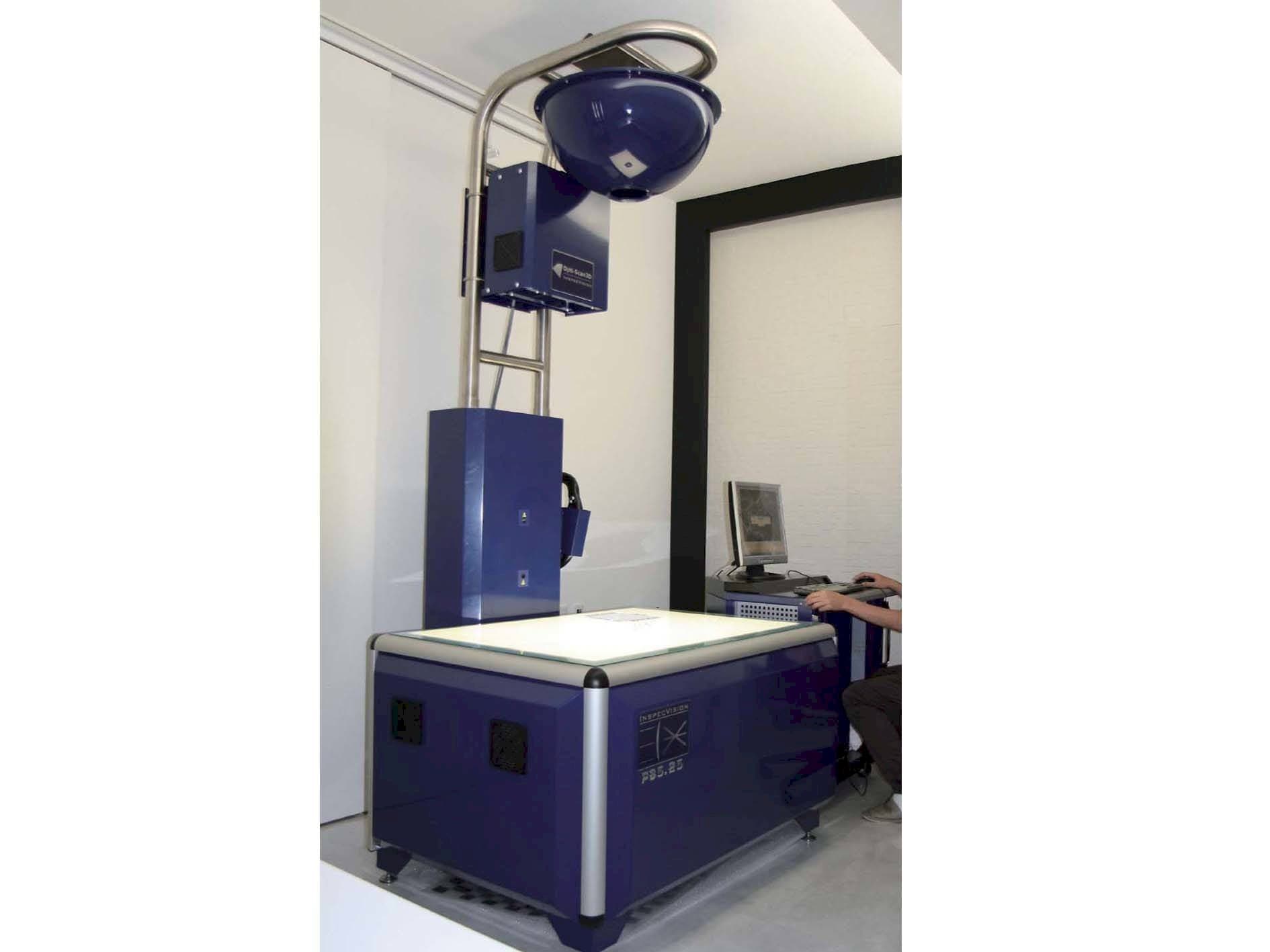 A InspecVision P85.25  gép elölnézete