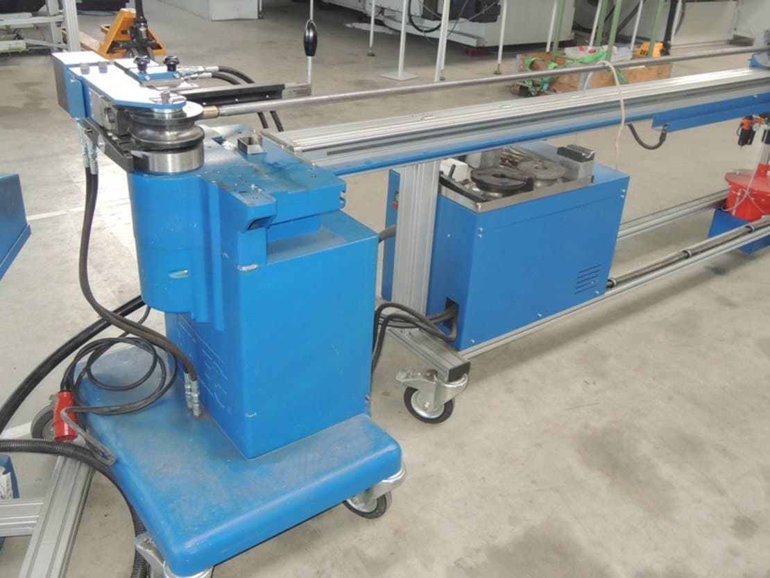 A JUTEC 5030 gép elölnézete