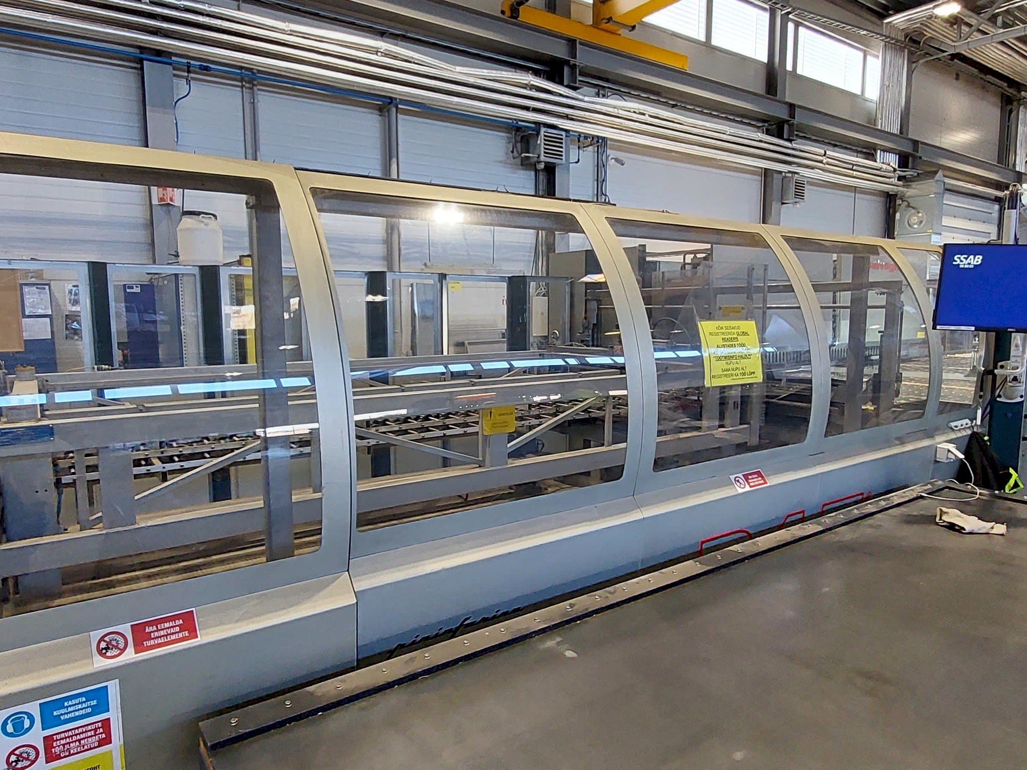 A Salvagnini S4 0929 + P4 line  gép elölnézete