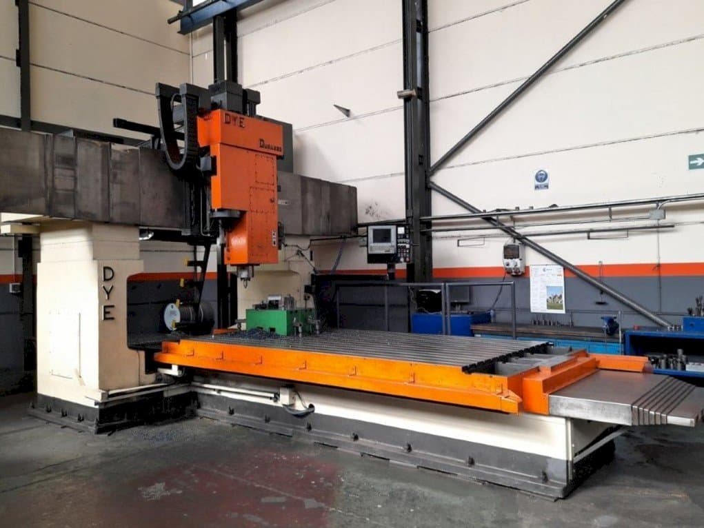 A DYE FB-3600  gép elölnézete