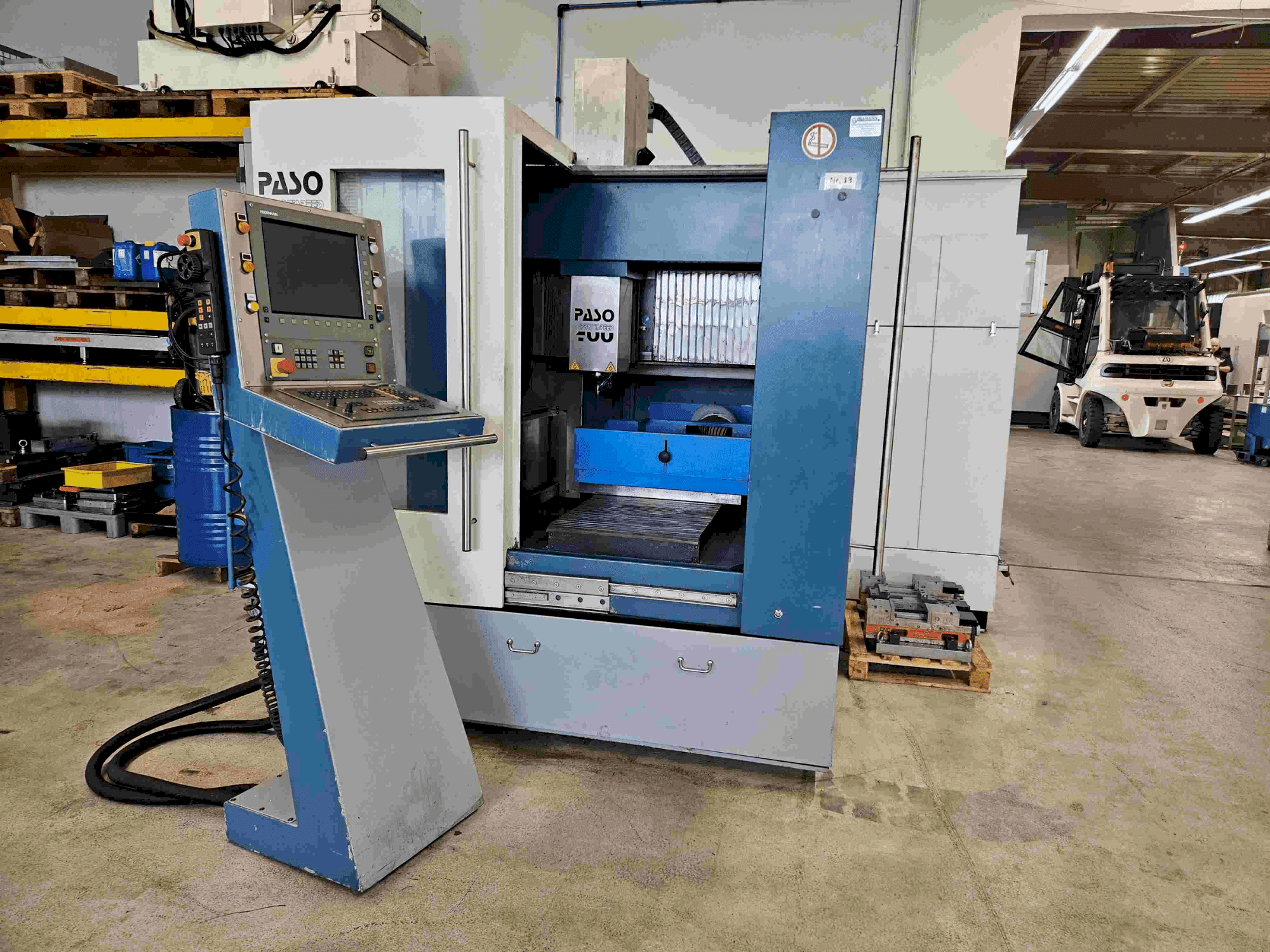 A PASO PS400 (2004)  gép elölnézete