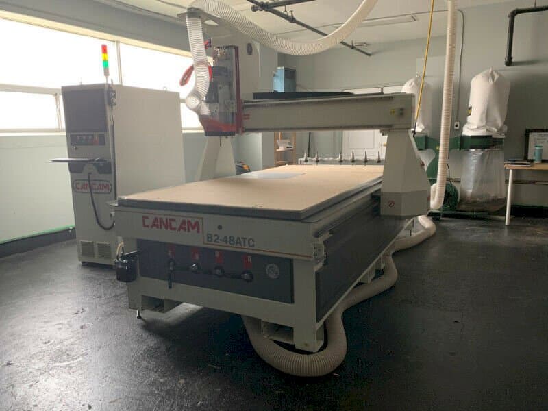 A CanCam B2-48 ATC  gép elölnézete