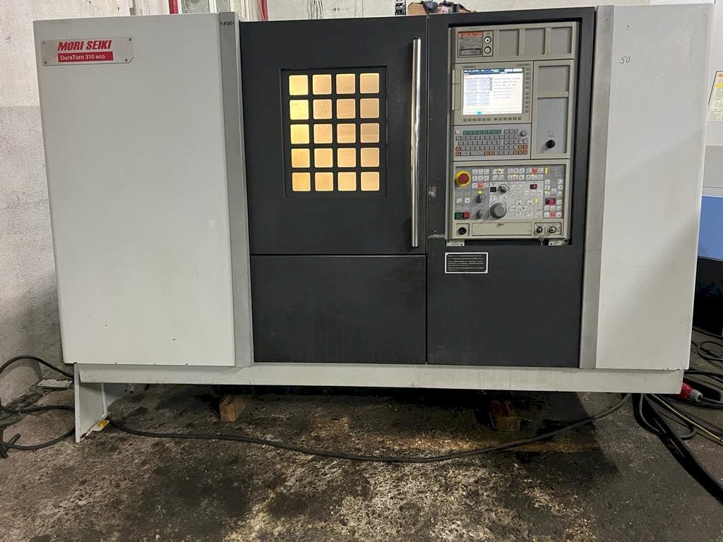 A DMG Mori Seiki DuraTurn 310 eco gép elölnézete