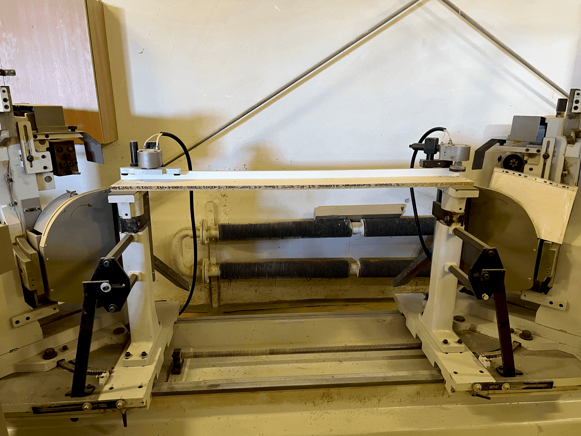 A PADE NS21  gép elölnézete