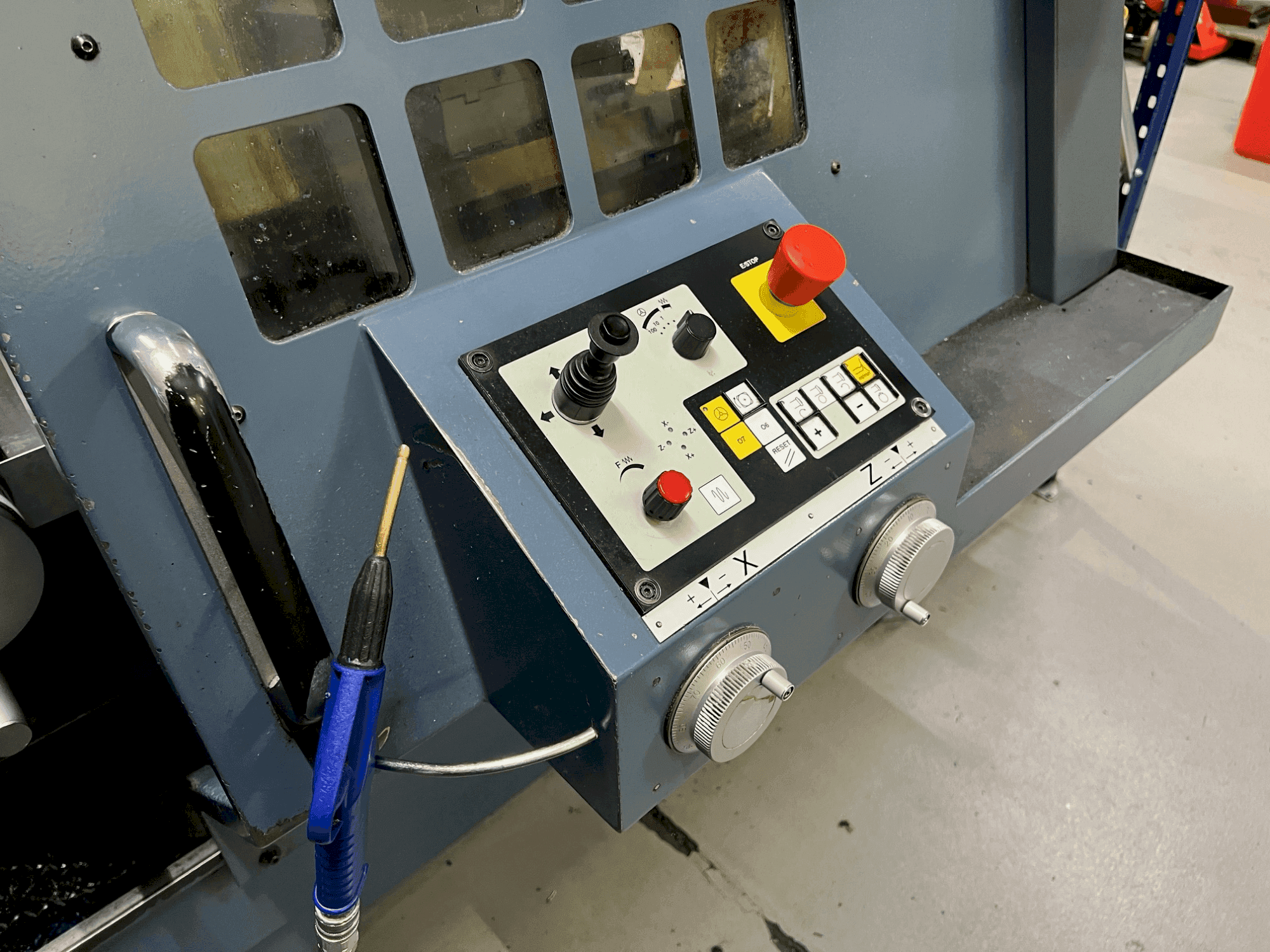 A PADOVANI E255/1500  gép elölnézete