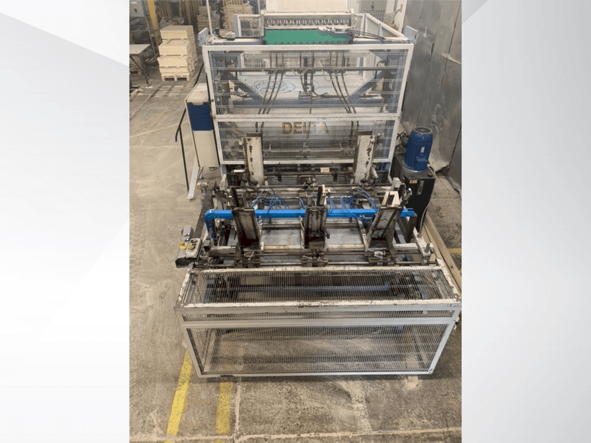 A DELTA pallet nailing machine line  gép elölnézete