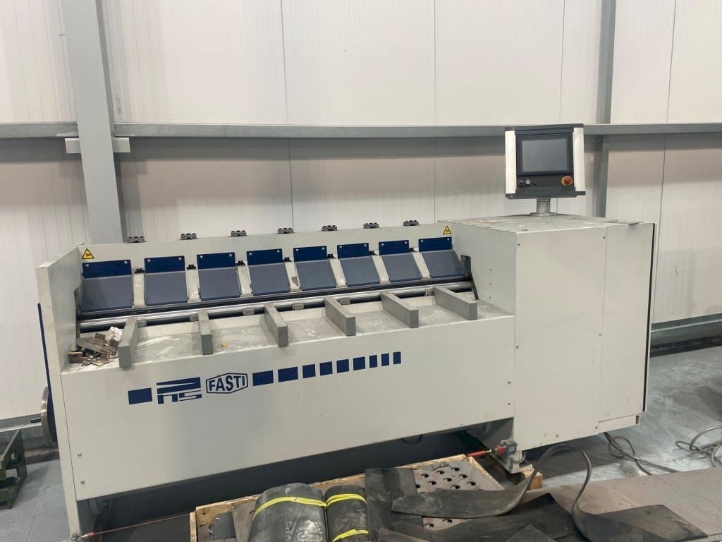 A Schröder Fasti Model 145  gép elölnézete