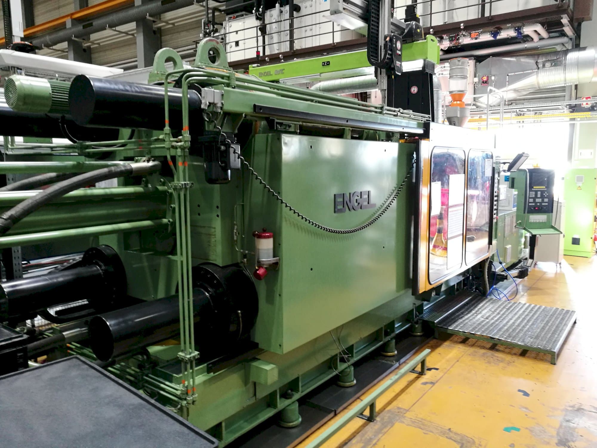 A ENGEL ES 4400/800  gép jobb nézete