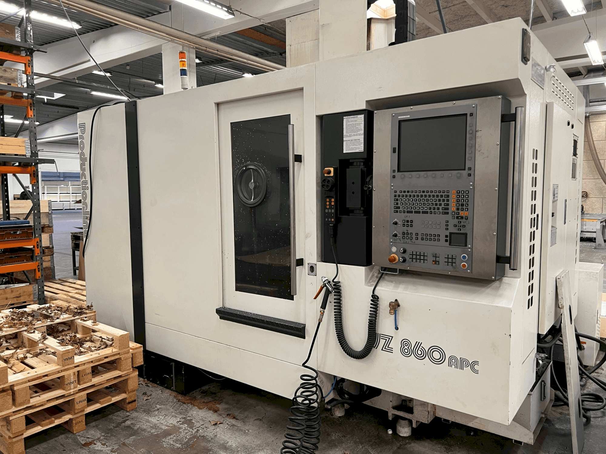 A WEMAS VZ 860 APC  gép elölnézete