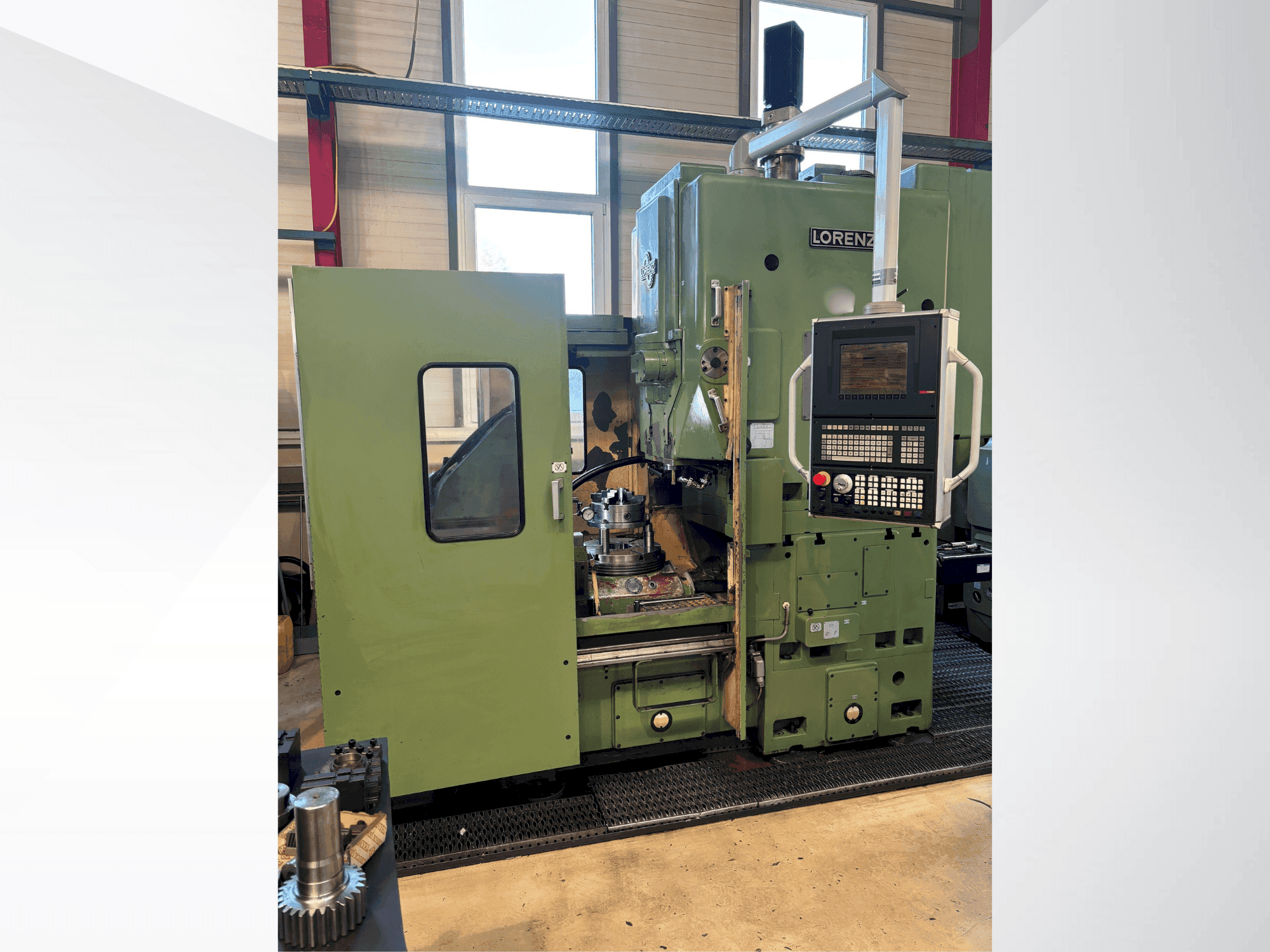 A LORENZ LS 420  gép elölnézete