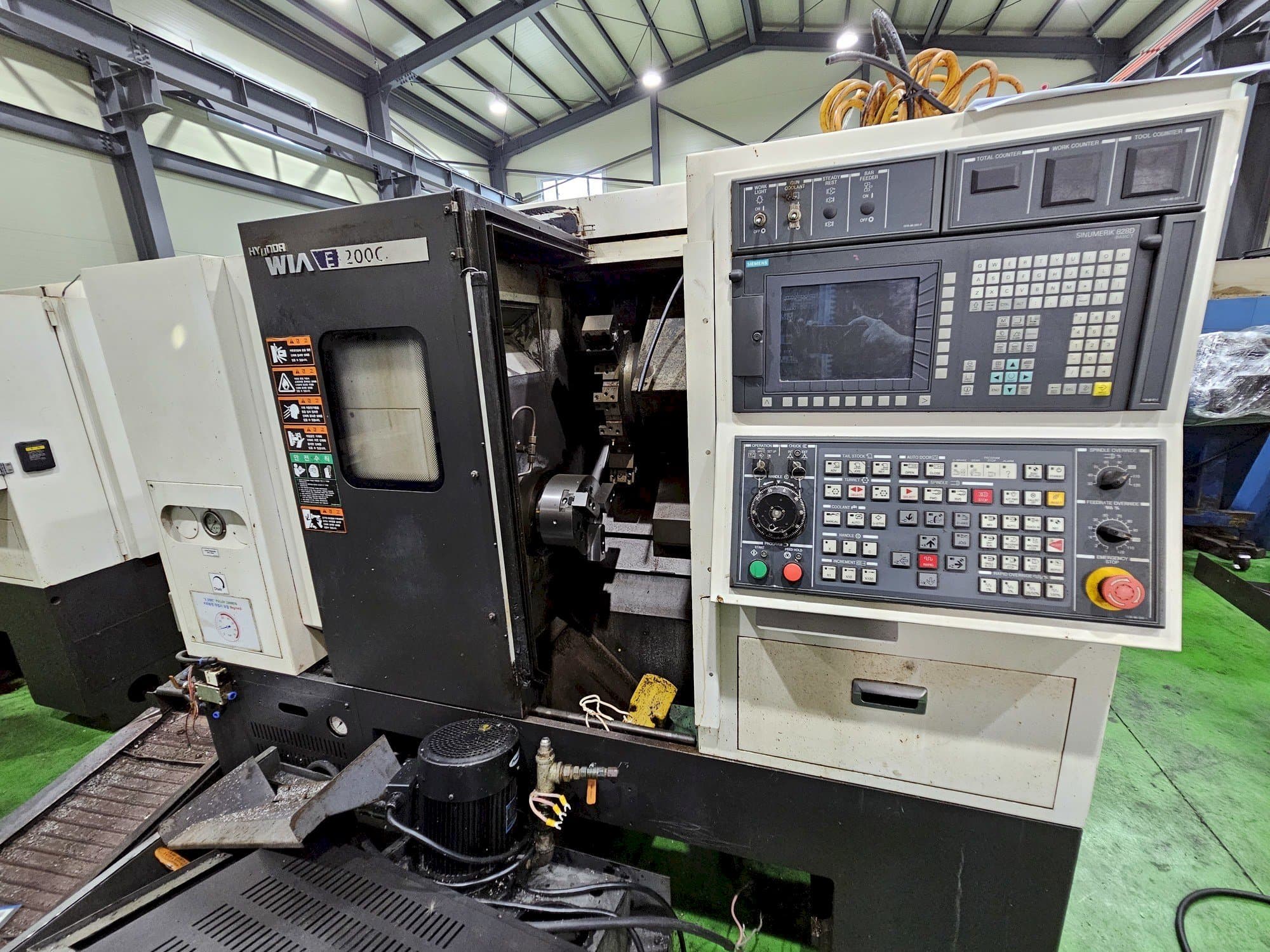 A Hyundai Wia E200C  gép elölnézete