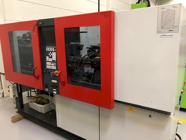 A FERROMATIK MILACRON K40 D-E  gép oldalnézete